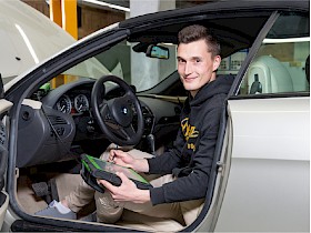 KFZ-Mechantroniker/-in